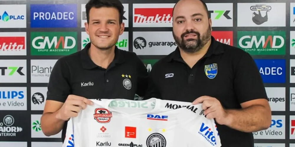 Em visita ao Estádio Germano Krüger, o diretor do Miami Dade, Fellipe Minervini conheceu a estrutura do Operário e celebrou a parceria firmada