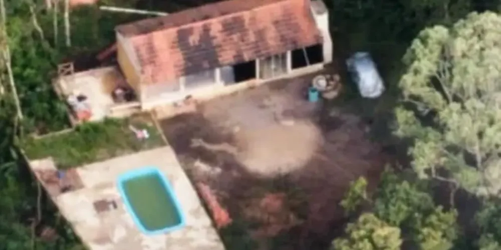 Item estava coberto, mas dono reconheceu o carro.