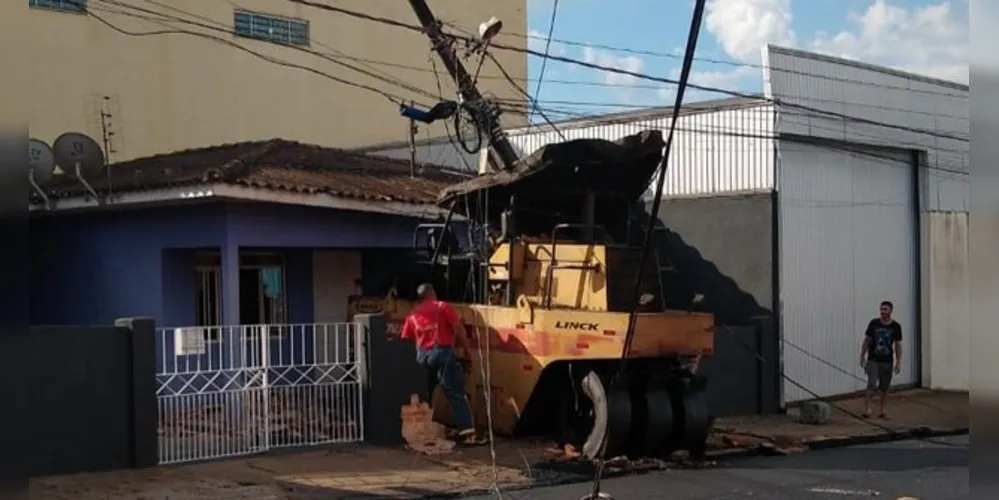 Acidente aconteceu no centro da cidade