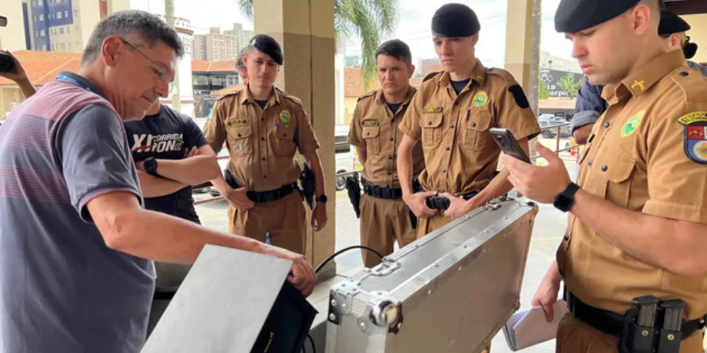 O aparelho que compõe a solução de Terminais Transportáveis Telebras por Satélite - (T3SAT) foi instalado no quartel do Comando Geral da Polícia Militar do Paraná
