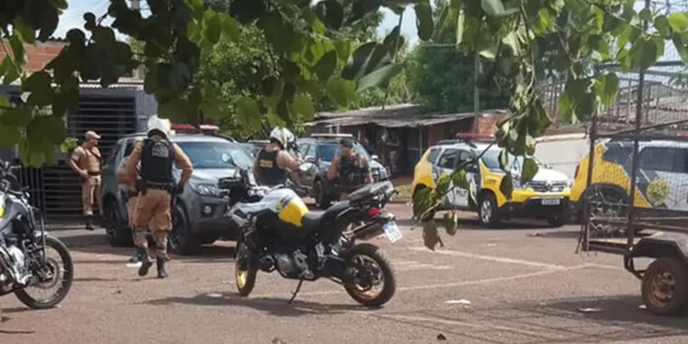 Neste momento, agentes da PM estão no local