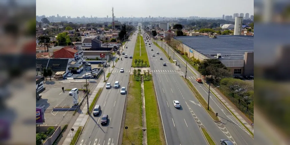 Curitiba. Avenida das Torres. 09/2019. Foto: José Fernando Ogura/AEN