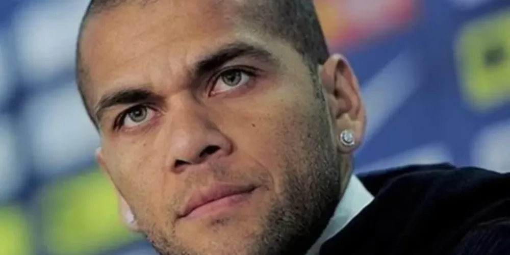 Daniel Alves estaria planjando uma fuga