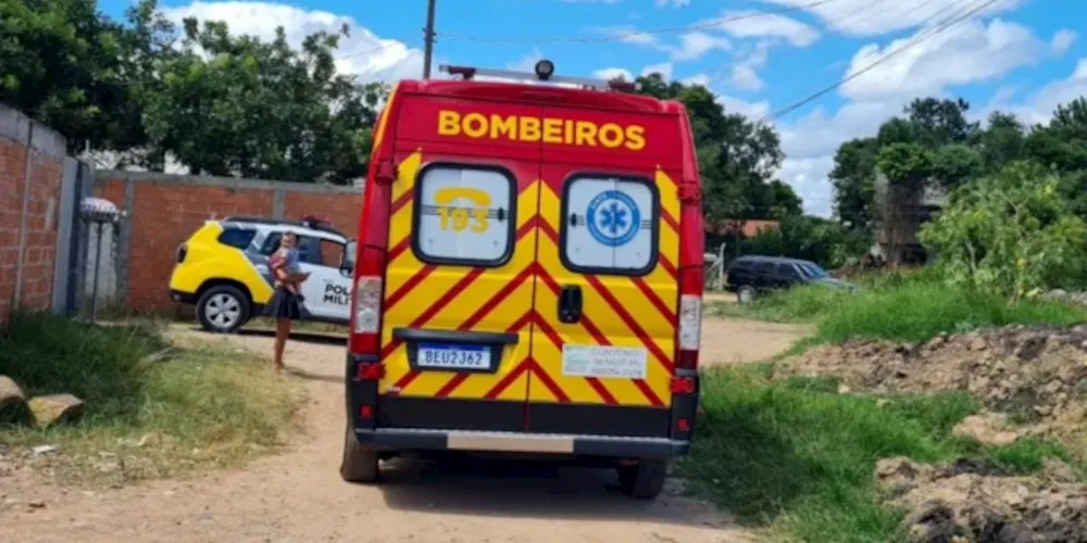 Imagem ilustrativa da imagem Homem é esfaqueado com filha de dois anos no colo