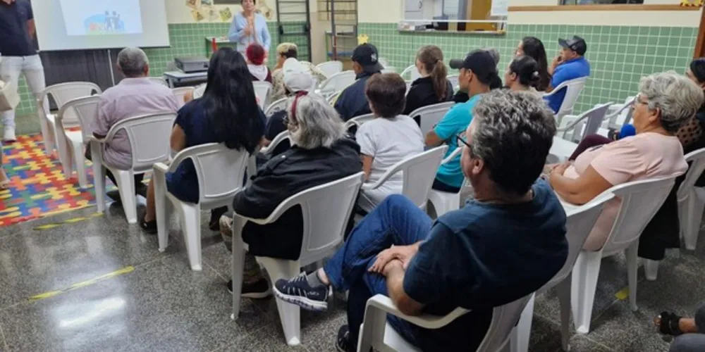 Cerca de 30 famílias foram representadas em conversa com servidores e com a prefeita Elizabeth Schmidt