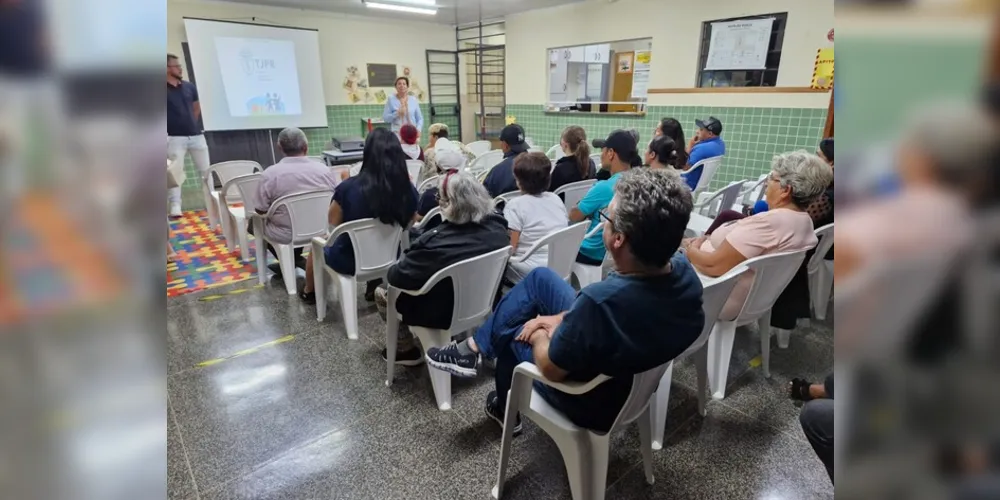 Cerca de 30 famílias foram representadas em conversa com servidores e com a prefeita Elizabeth Schmidt