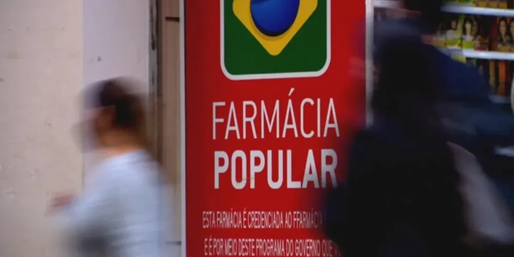 Mais de 31 mil unidades credenciadas no programa Farmácia Popular começaram a distribuir absorventes para a população em situação de vulnerabilidade social