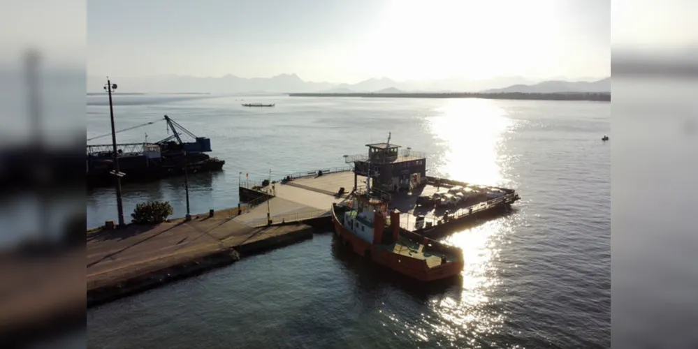 Ferry boat de Guaratuba volta a cobrar tarifa no dia 3 de janeiro