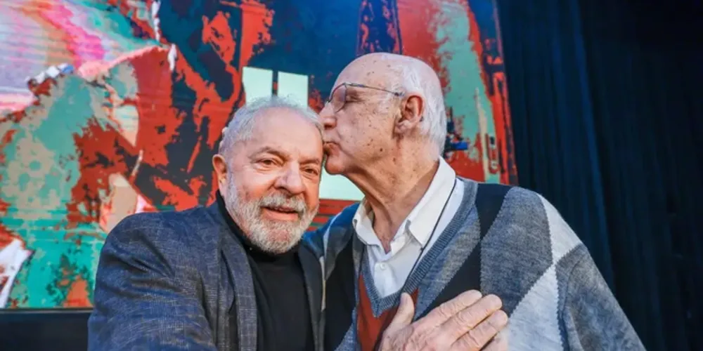 “Graças a Deus a gente tem figuras como o Padre Julio Lancelloti", disse Lula