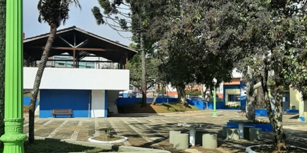 Praça fica ao lado da avenida Ernesto Vilela, em Ponta Grossa