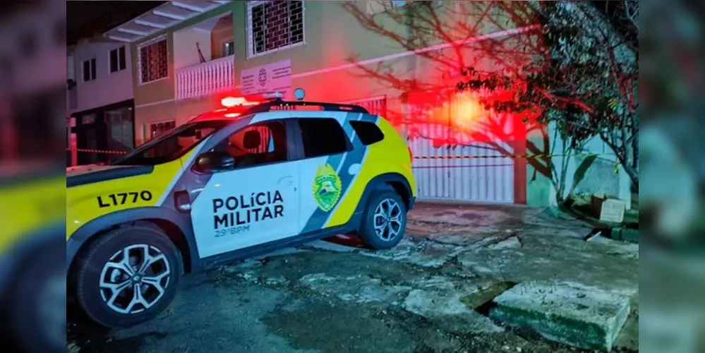 Policiais chegaram ao local do crime na madrugada desta sexta