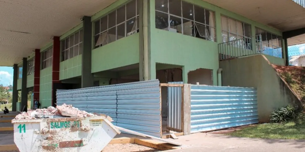 A revitalização da fachada será acompanhada por uma nova pintura, pisos modernos e banheiros renovados