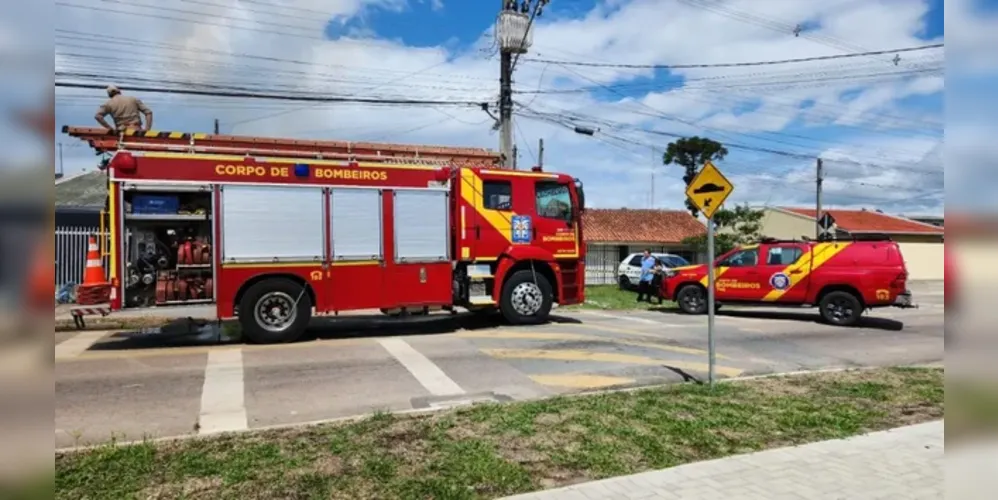 Três grupamentos do Corpo de Bombeiros foram acionados devido a gravidade.