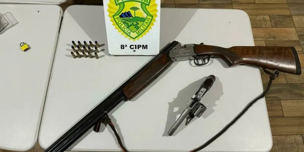 PM encontrou uma espingarda, um revólver e munições