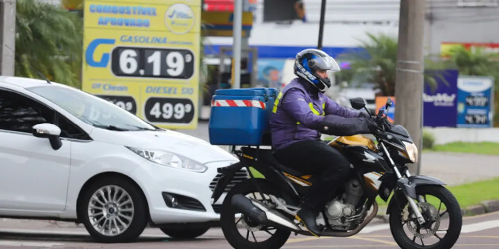 Os proprietários de veículos do Paraná já podem efetuar o pagamento do IPVA referente ao ano de 2024