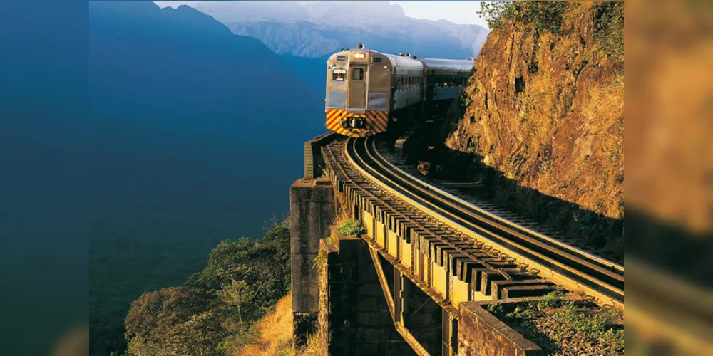 Curitiba-Morretes (através da Serra Verde Express)