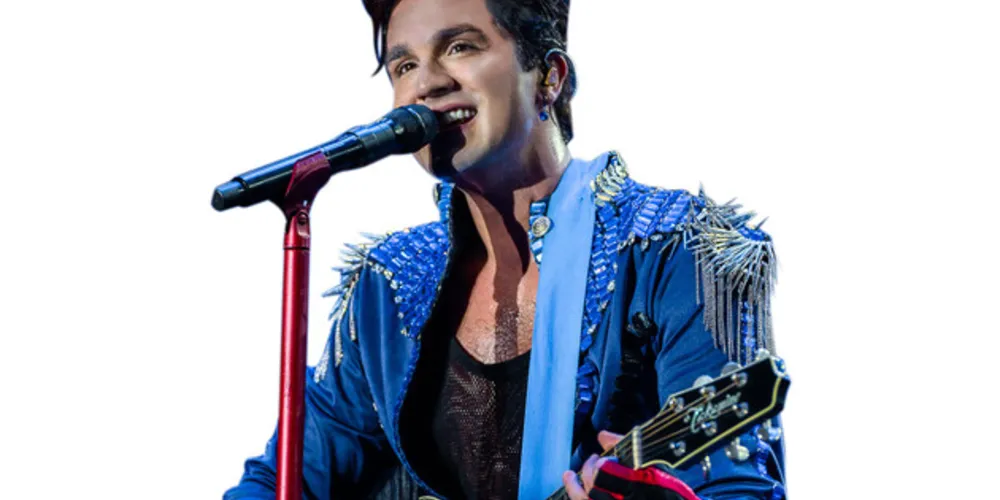 O sertanejo Luan Santana é presença confirmada no litoral