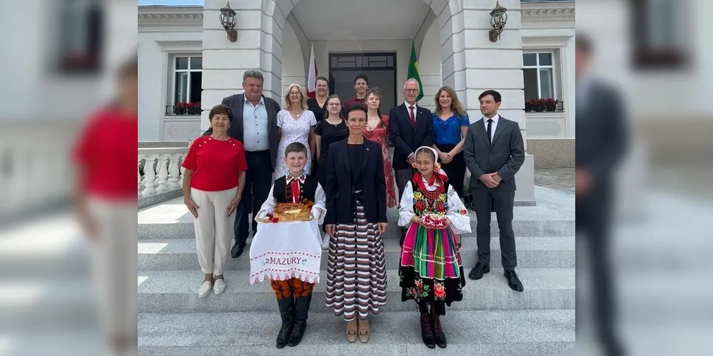 Representantes da Polônia estiveram em Mallet, nos Campos Gerais