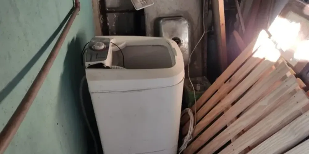 Item fica nos fundos da residência.