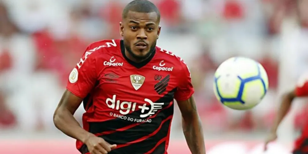 Cirino, que foi revelado nas categorias de base do Athletico.