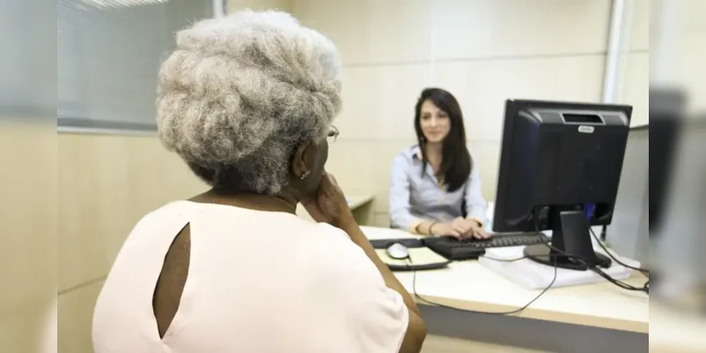 No caso de pedágio de 100%, homens necessitariam ter 60 anos de idade, e mulheres, 57