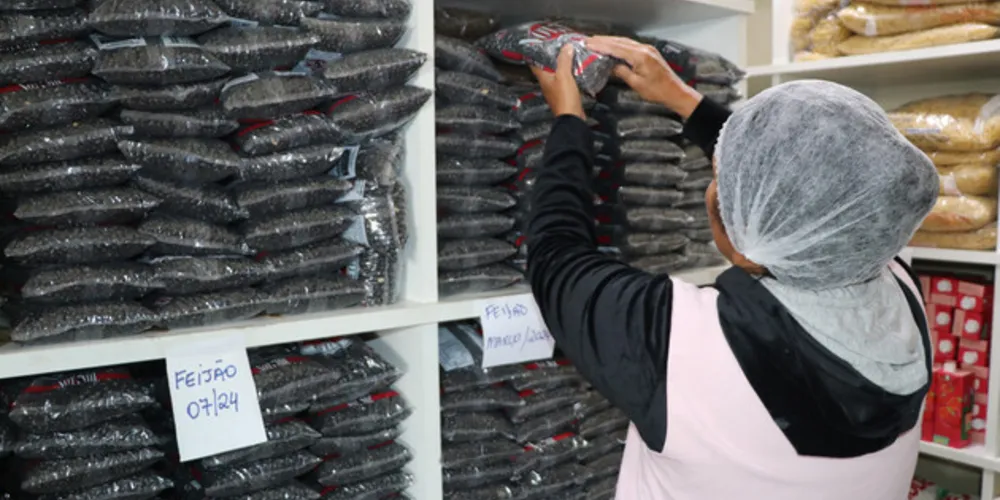 O investimento total nessa remessa, incluindo alimentos não perecíveis e a agricultura familiar, é de aproximadamente R$ 96 milhões