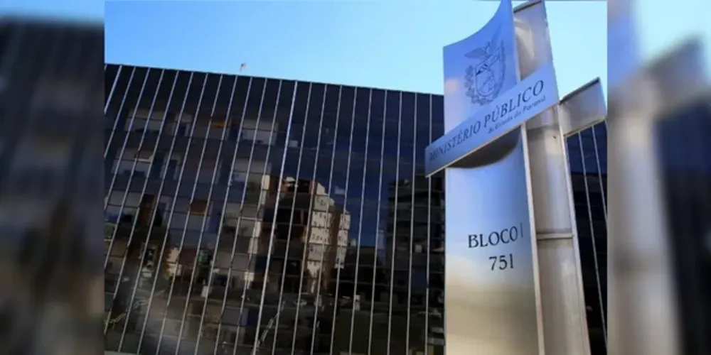 Quatro homens foram denunciados por associação criminosa armada e roubo com emprego de arma de fogo.