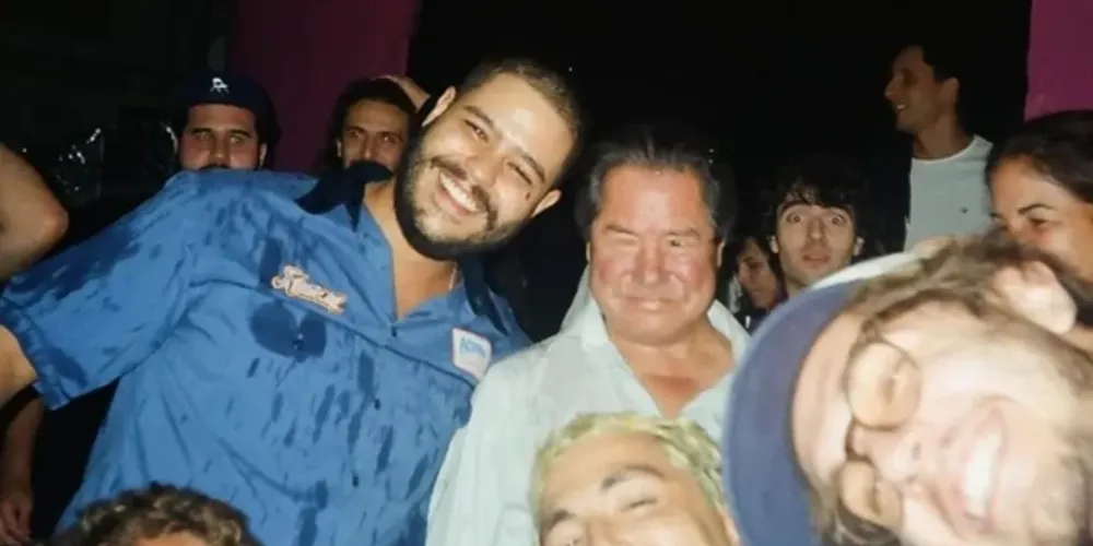 Pedrinho e os integrantes da banda Jovem Dionísio