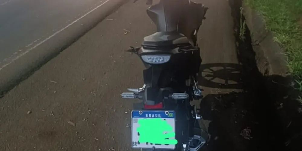 Acidente resultou em ferimentos para a condutora e a pedestre