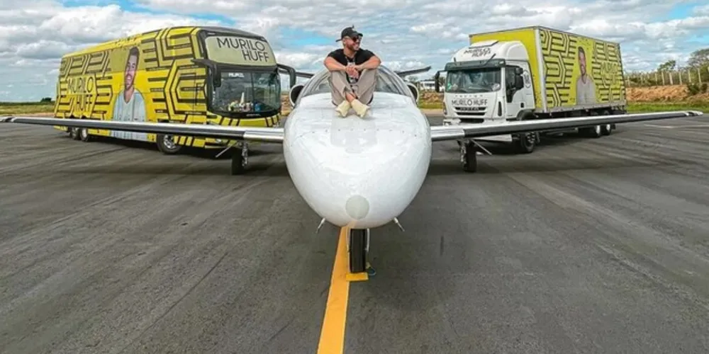 O avião do cantor estava sendo levado para a área reservada no aeroporto de Goiânia para realizar ensaios no solo, quando houve uma intercorrência técnica