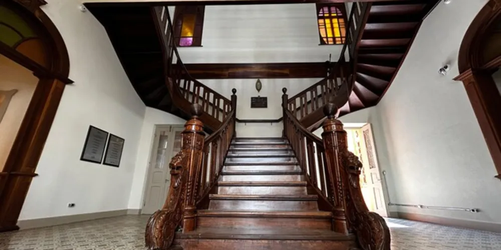 Escadaria histórica foi reparada