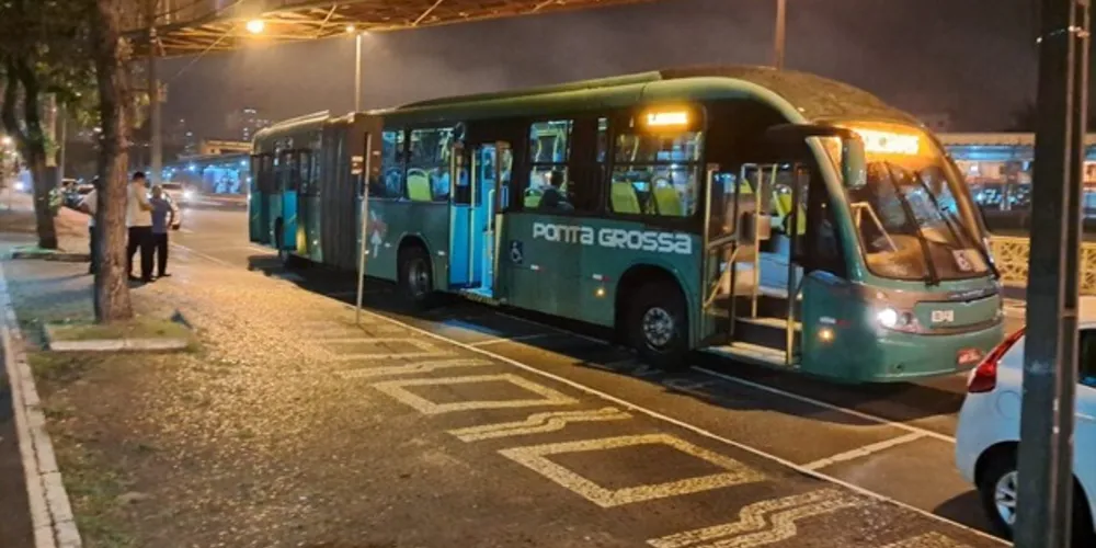 Uma discussão entre passageiros aconteceu na noite desta quarta-feira (17)