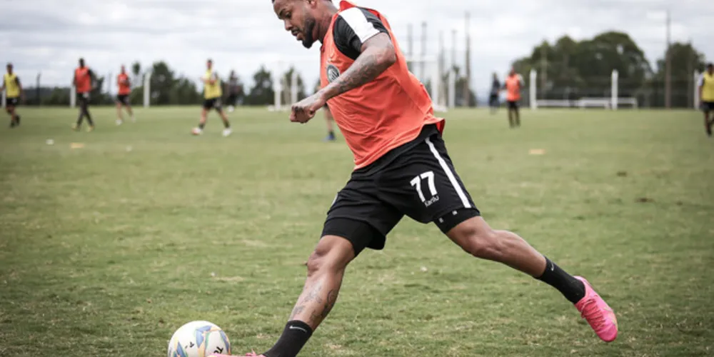 Operário enfrenta o Galo Maringá neste domingo (25)