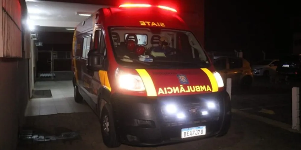 O homem foi atendido por uma equipe do Corpo de Bombeiros (SIATE).