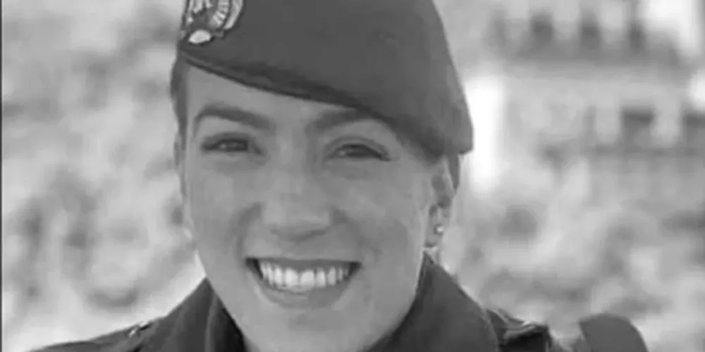 A PM estava sem farda, tentou fugir, mas foi derrubada