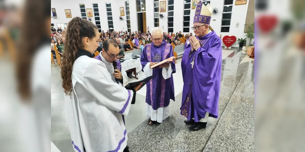 Padre Nelson fez novamente sua profissão de fé.