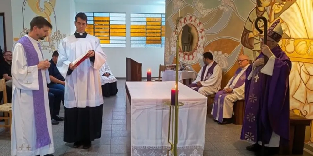 Reabertura aconteceu com uma missa presidida pelo bispo Dom Sergio Arthur Braschi