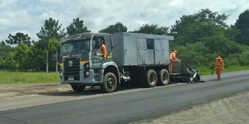 O mesmo contrato inclui trechos da PR-090, PR-151, PR-239, PRC-373 e PR-427