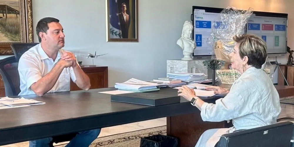 Parlamentar esteve com Ratinho Jr.