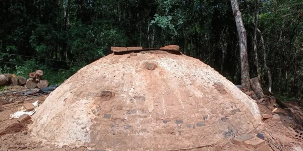 Polícia encontrou forno de carvão irregular em Prudentópolis