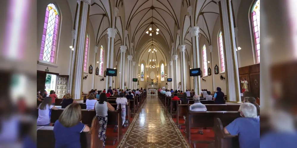 Conhecida como a cidade que abriga a maior comunidade ucraniana no Brasil, 16 templos da rota são da Igreja Ortodoxa Ucraniana, com arquitetura bizantina