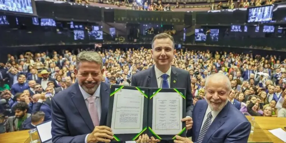 O presidente Lula participou da sessão solene