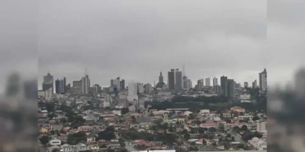 Manhã de segunda-feira começou nublada, em Ponta Grossa