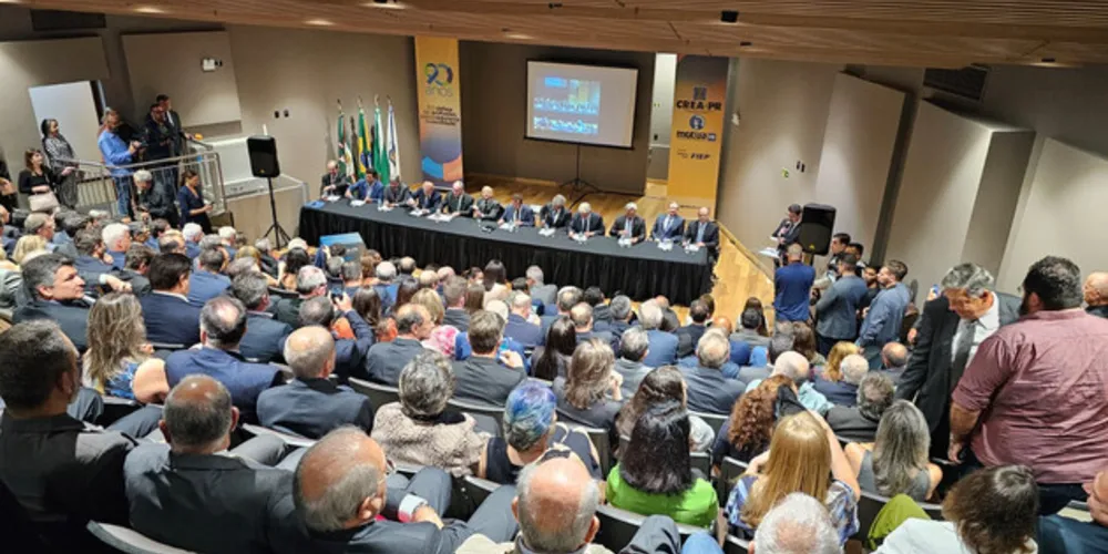 Auditório da FIEP lotado para a posse do novo presidente do Crea-PR