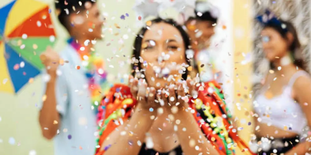 É crucial compreender que desfrutar da folia também é um ato de cuidado com a saúde