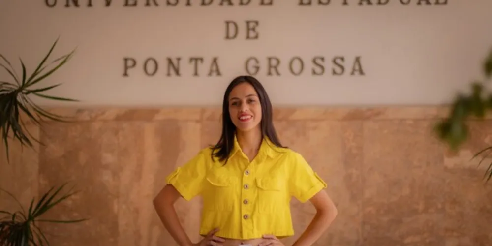 Foi por gostar de estudar e se relacionar bem com seus professores na época de escola que ela decidiu cursar uma licenciatura