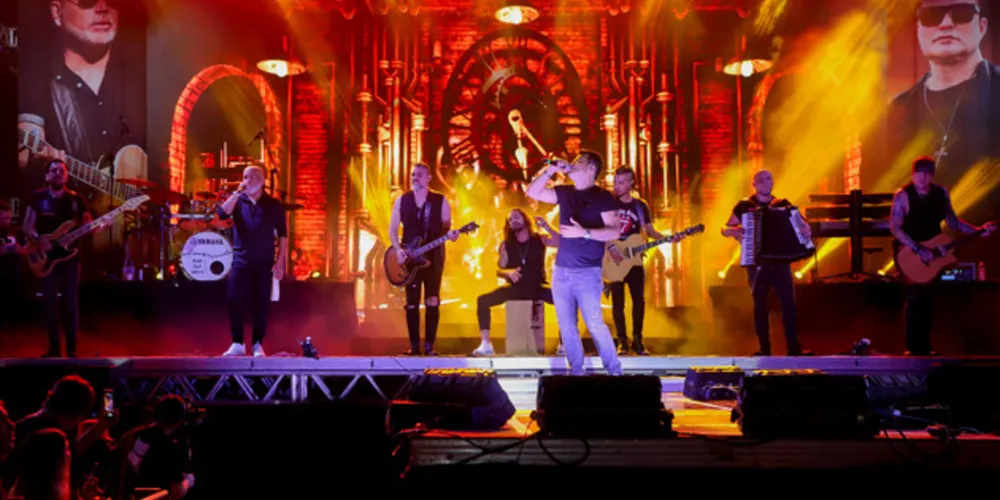 Dupla Rick e Renner se apresentaram no verão maior paraná em pontal do paraná