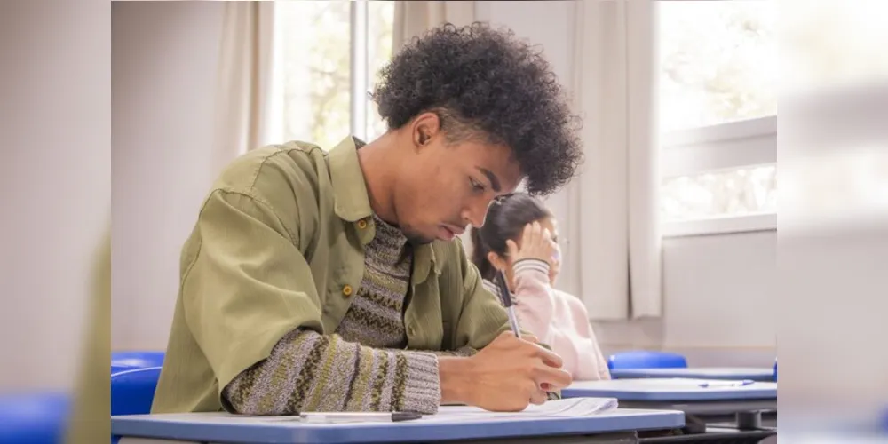 Estudantes aguardam ansiosos pelo resultado.