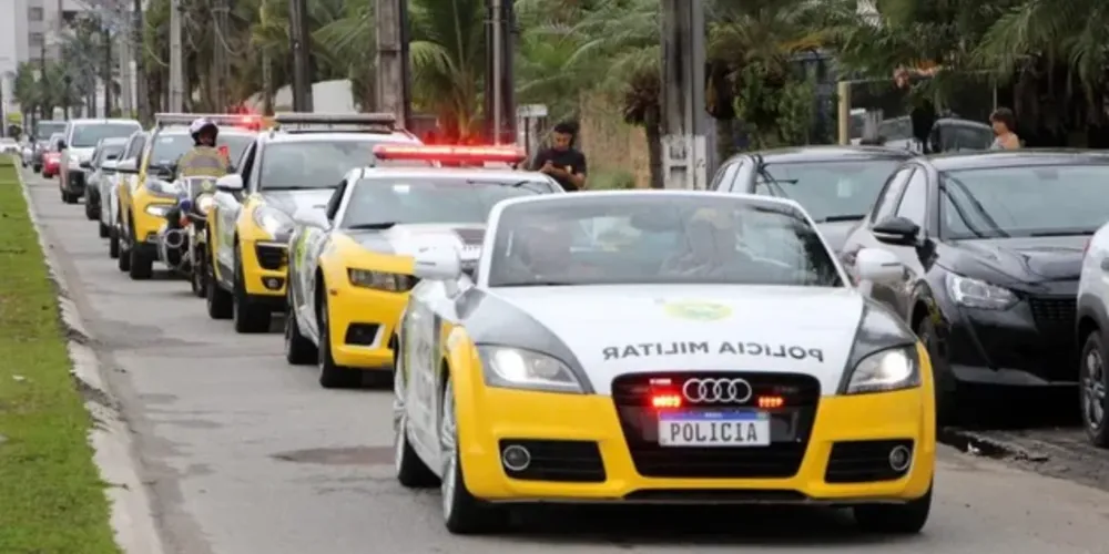 Imagem ilustrativa da imagem PM em viaturas de luxo impressionam turistas no litoral do Paraná