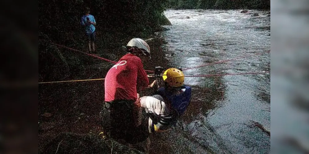 A operação durou cerca de três horas e meia, das 17h às 20h30